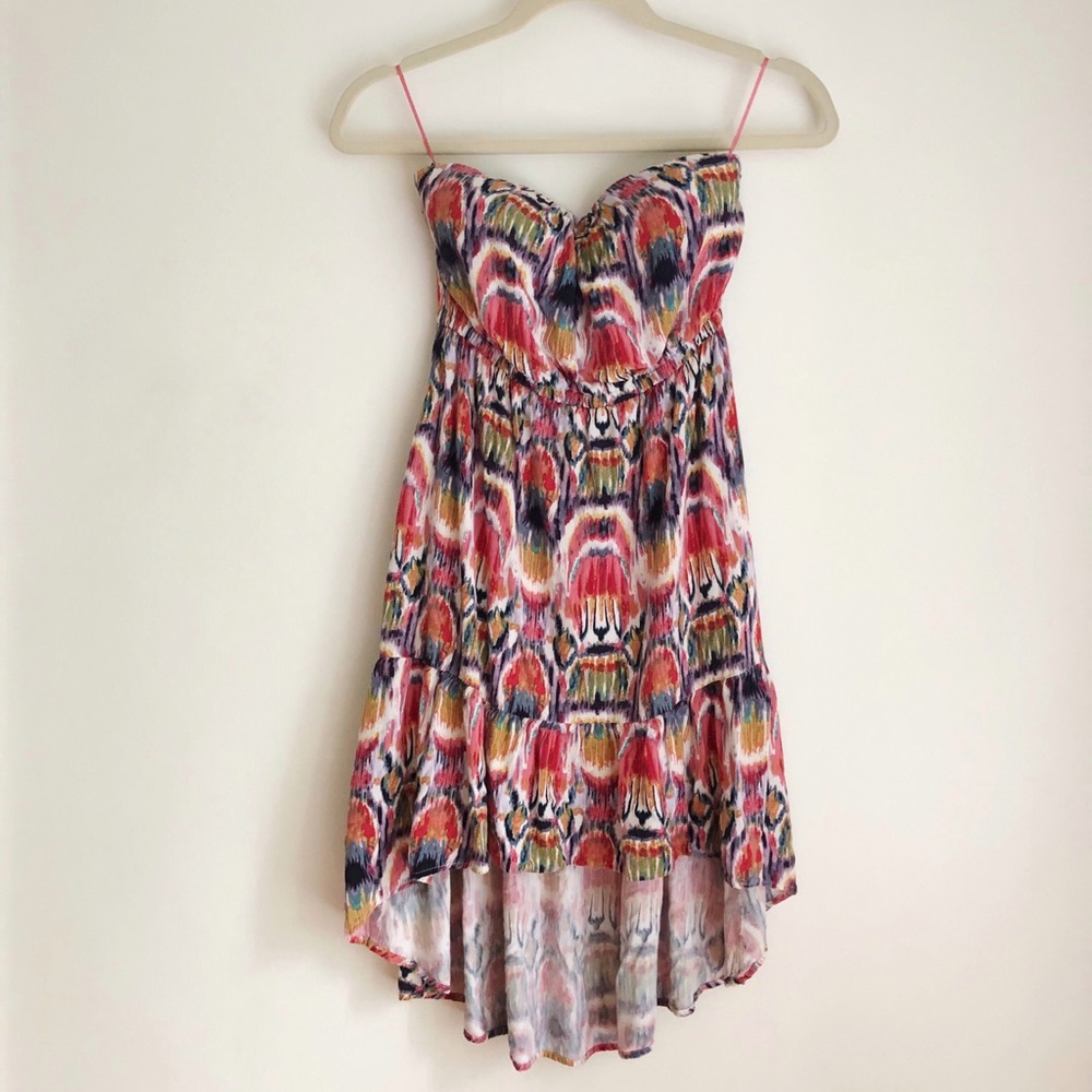 Light and flowy strapless dress